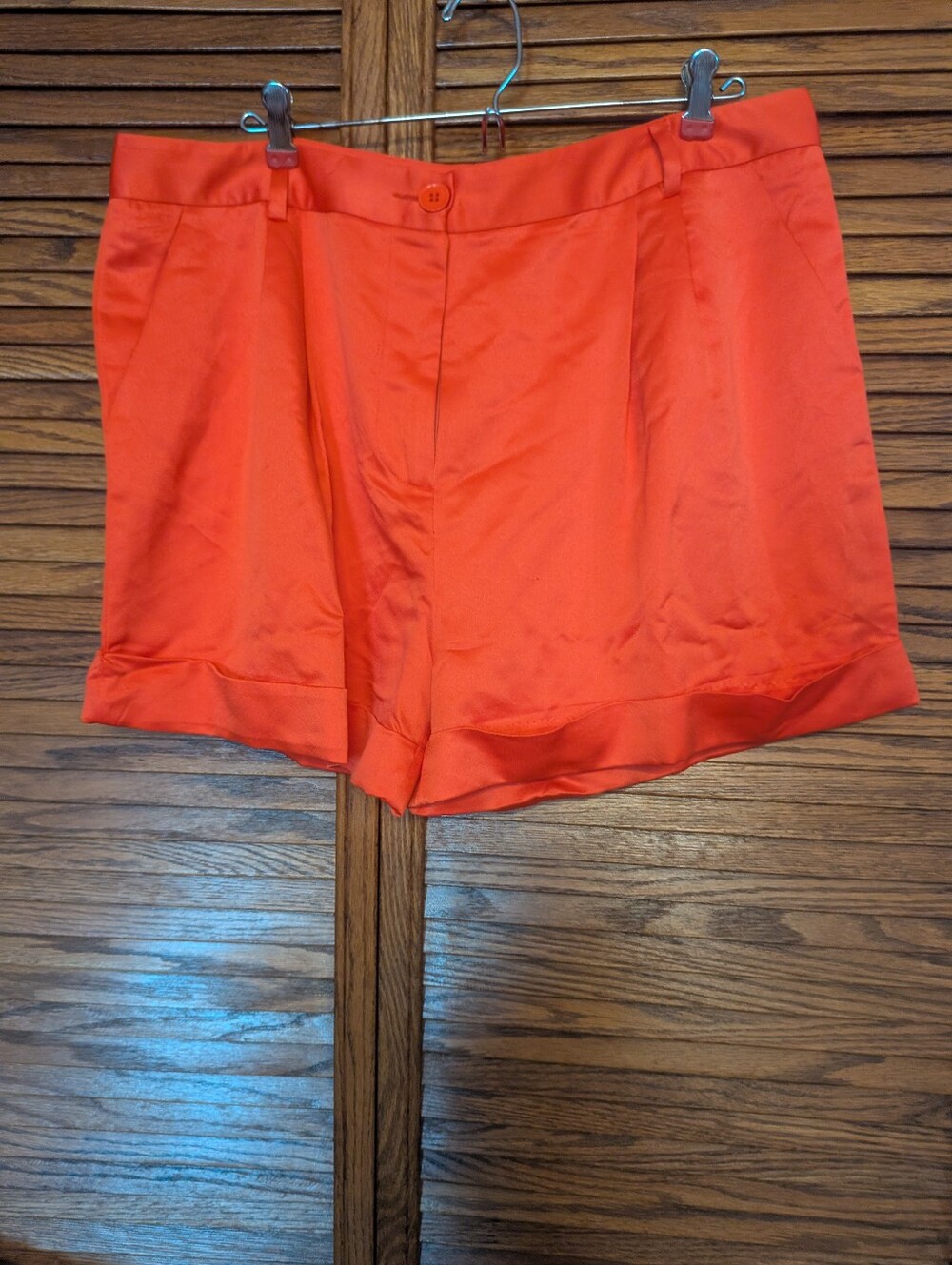 INSPR By Tezza NWT Red/Orange Satin Back Crepe Shorts Fiesta Red Size XL